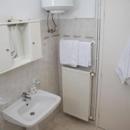Margarita Kaizer Bridge Apartamento Achílleion